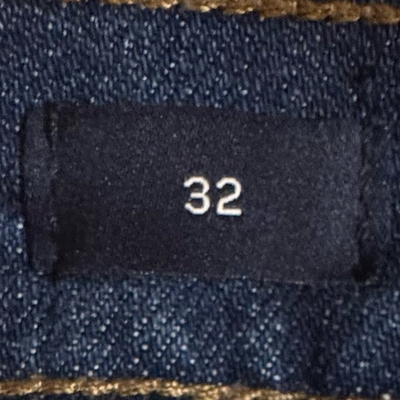 EUC Gap Denim Shorts (32) - Picture 4 of 9